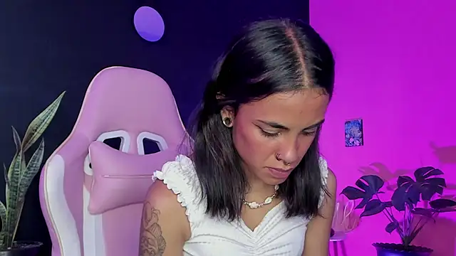 Juanadearco5 online show from 02/10/25, 12:29