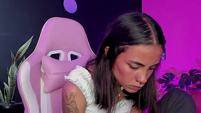 Juanadearco5 online show from 02/10/25, 03:32