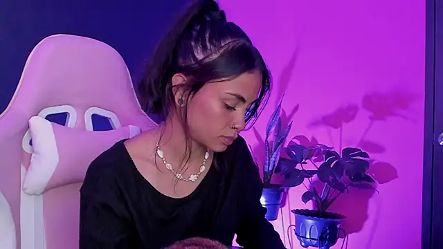 Juanadearco5 online show from 02/23/25, 09:05