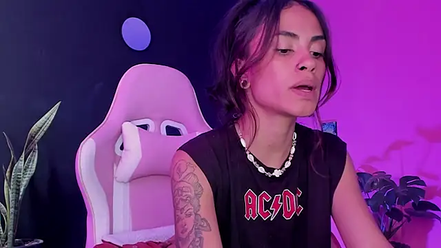 Juanadearco5 online show from 02/25/25, 03:27