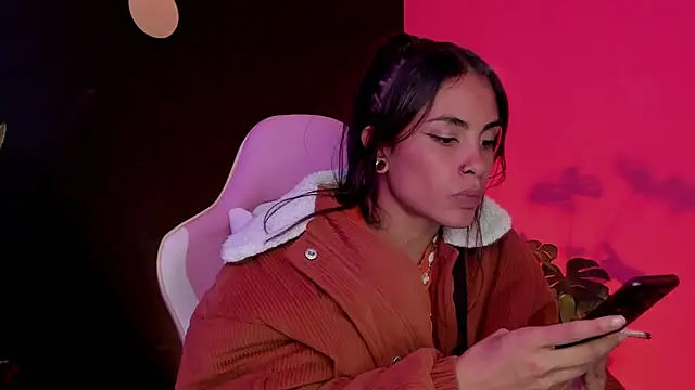 Juanadearco5 online show from 03/13/25, 09:37