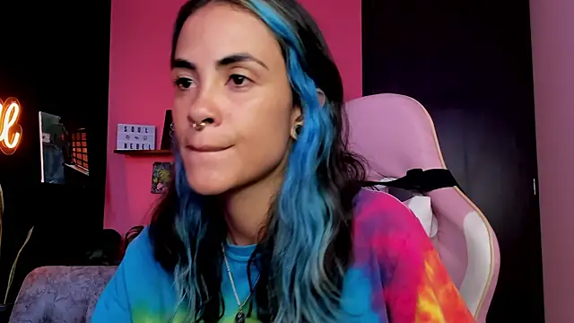 Juanadearco5 online show from 10/18/25, 07:14