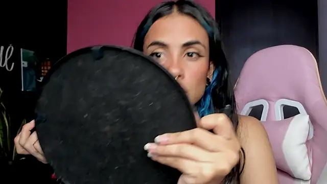 Juanadearco5 online show from 11/21/25, 09:57