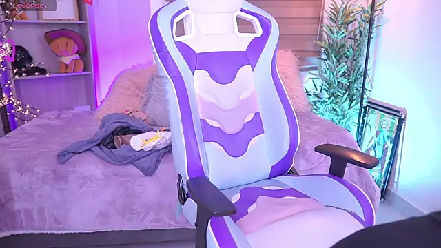 madelyn rose  online show from 09/19/25, 12:34