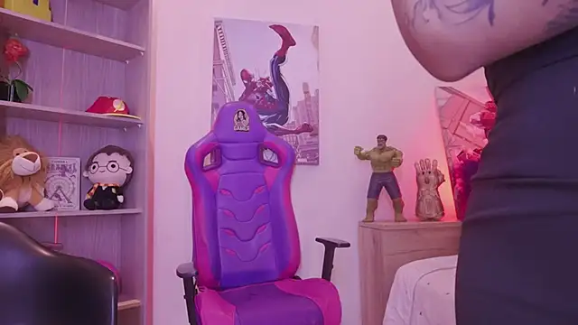 madelyn rose  online show from 04/18/26, 04:22