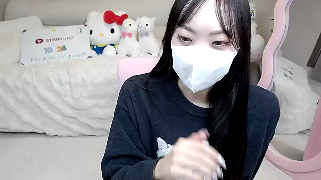 Snapshot of momo_room chatting on 10/26/25, 06:08 momo room online show from 10/26/25, 06:08