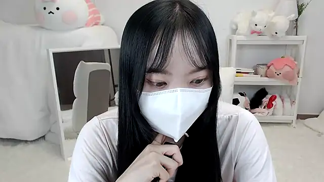 momo room online show from 06/11/26, 11:19