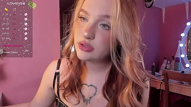 CarolineLovers online show from 11/15/25, 09:11