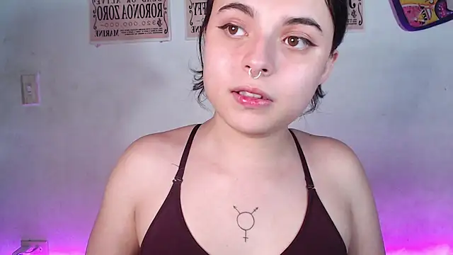 Snapshot of elizabethtaylorxxx chatting on 01/03/25, 12:22 elizabethtaylorxxx online show from 01/03/25, 12:22