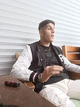 arenn1997 online show from 11/08/25, 02:17