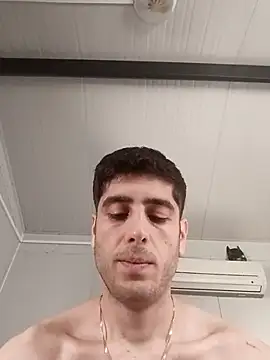 arenn1997 online show from 12/15/25, 12:09