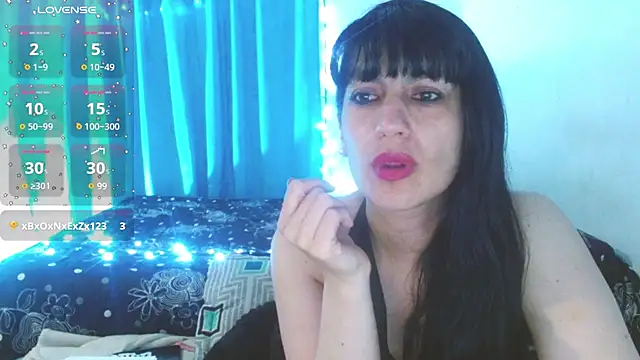 Snapshot of cristina_connor chatting on 02/14/25, 03:43 cristina connor online show from 02/14/25, 03:43