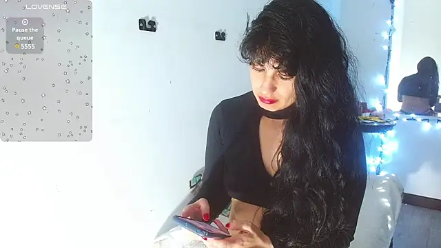 Snapshot of cristina_connor chatting on 03/12/25, 05:13 cristina connor online show from 03/12/25, 05:13