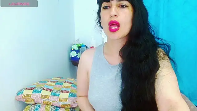 Snapshot of cristina_connor chatting on 10/14/25, 02:34 cristina connor online show from 10/14/25, 02:34