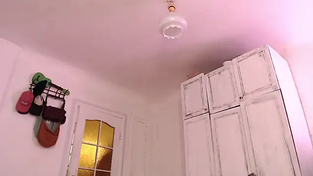 Snapshot of Mayrumey chatting on 03/04/25, 12:33 Mayrumey online show from 03/04/25, 12:33