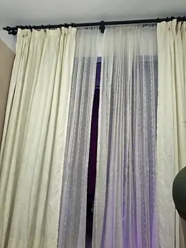 viollett 28 online show from 04/23/26, 11:29