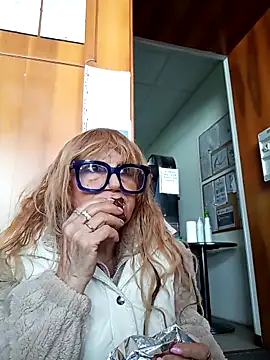 Snapshot of eva2023sexy chatting on 02/15/25, 11:39 eva2023sexy online show from 02/15/25, 11:39