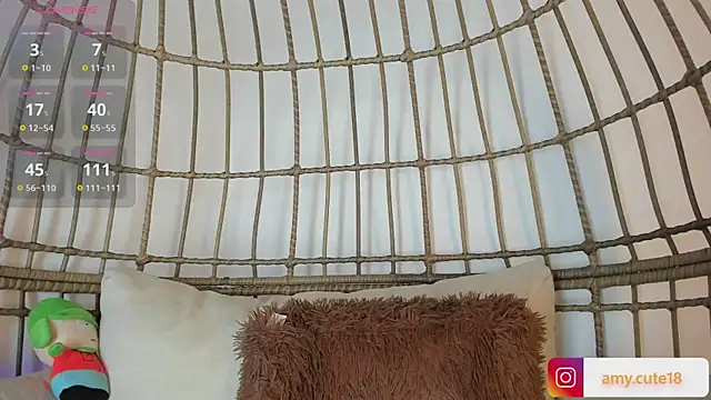 Snapshot of Amy-Skinny chatting on 12/23/24, 04:22 Amy-Skinny online show from 12/23/24, 04:22