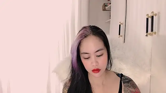Snapshot of witch-39 chatting on 05/11/26, 05:46 witch-39 online show from 05/11/26, 05:46