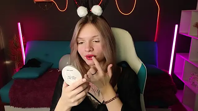 LitaBrom online show from 12/20/24, 04:42