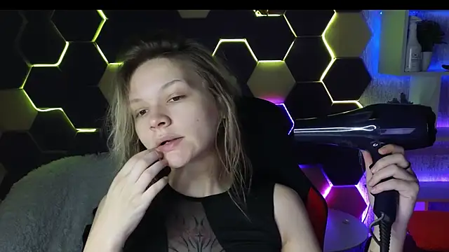 LitaBrom online show from 02/03/25, 01:09