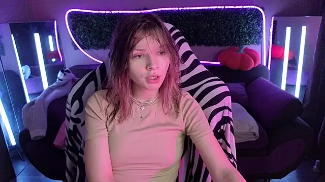 LitaBrom online show from 11/18/25, 09:03