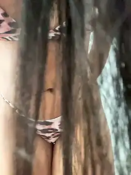 Snapshot of Pinkhotbaby chatting on 02/27/25, 04:53 Pinkhotbaby online show from 02/27/25, 04:53