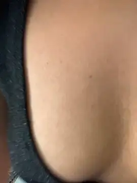 Snapshot of Pinkhotbaby chatting on 10/21/25, 05:02 Pinkhotbaby online show from 10/21/25, 05:02