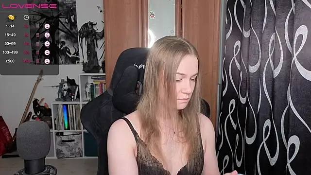 Snapshot of stellablondy chatting on 07/21/26, 01:35 stellablondy online show from 07/21/26, 01:35