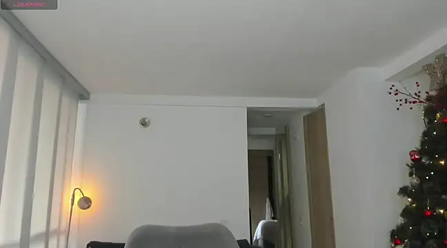 Snapshot of honeyann08 chatting on 12/19/24, 08:13 honeyann08 online show from 12/19/24, 08:13