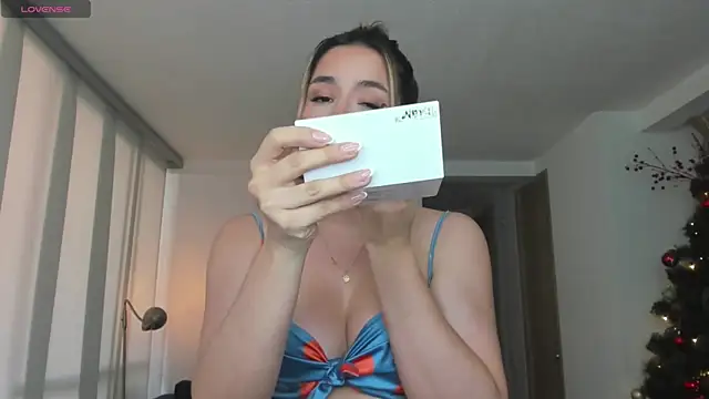 Snapshot of honeyann08 chatting on 01/02/25, 05:18 honeyann08 online show from 01/02/25, 05:18