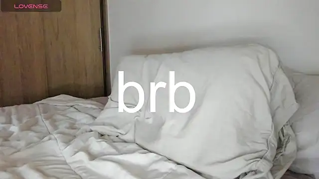 Snapshot of honeyann08 chatting on 02/06/25, 11:04 honeyann08 online show from 02/06/25, 11:04