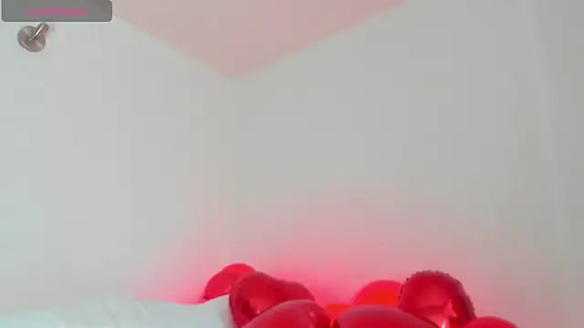 Snapshot of honeyann08 chatting on 02/13/25, 08:34 honeyann08 online show from 02/13/25, 08:34