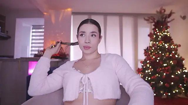 Snapshot of honeyann08 chatting on 11/25/25, 08:09 honeyann08 online show from 11/25/25, 08:09