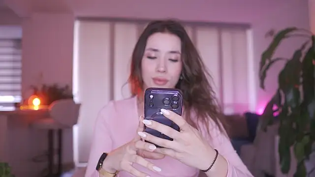 Snapshot of honeyann08 chatting on 02/02/26, 09:57 honeyann08 online show from 02/02/26, 09:57