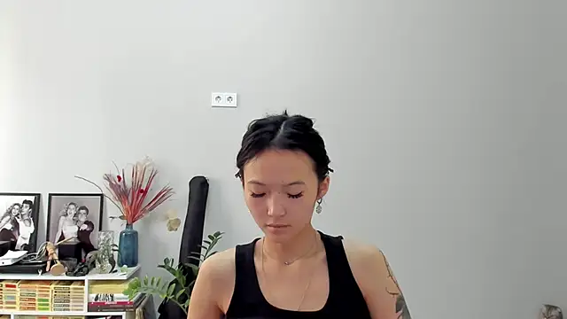 Snapshot of ailey_chao chatting on 12/04/25, 03:05 ailey chao online show from 12/04/25, 03:05