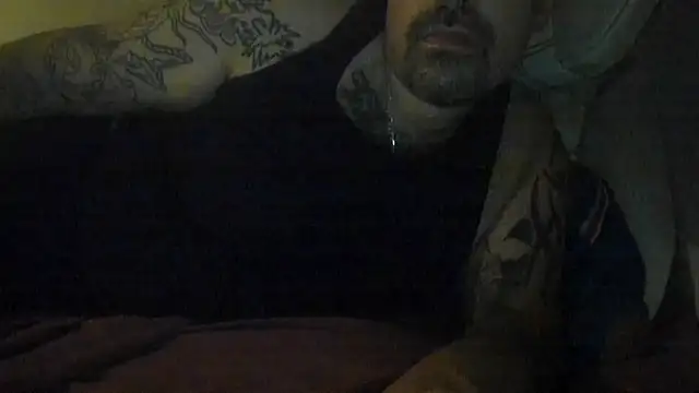 Snapshot of chubbycloudybottom chatting on 10/22/25, 02:45 chubbycloudybottom online show from 10/22/25, 02:45