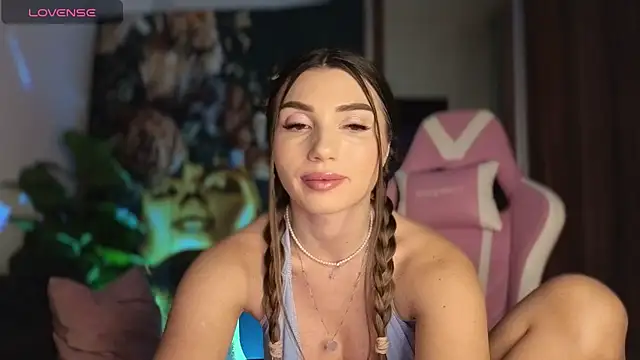 ReyaSophia online show from 02/18/26, 09:11