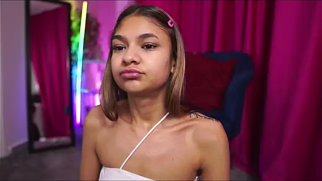 Snapshot of AshaYuva chatting on 01/11/25, 09:04 AshaYuva online show from 01/11/25, 09:04