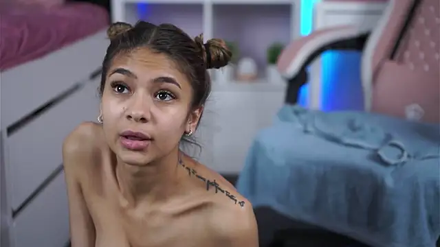 Snapshot of AshaYuva chatting on 03/16/25, 09:27 AshaYuva online show from 03/16/25, 09:27