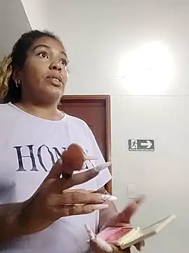 ELLA KELLY online show from 11/18/25, 11:47