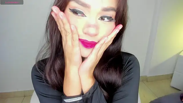 Snapshot of HarleyQueen_Robbie chatting on 01/21/25, 11:55 HarleyQueen Robbie online show from 01/21/25, 11:55
