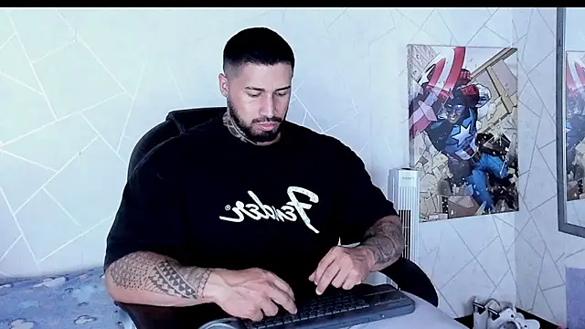 Snapshot of Cristian_Walker chatting on 12/19/25, 11:39 Cristian Walker online show from 12/19/25, 11:39