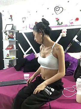 1lovelygirls online show from 09/19/25, 12:06