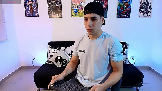 jonathanjoestar  online show from 04/23/26, 11:51