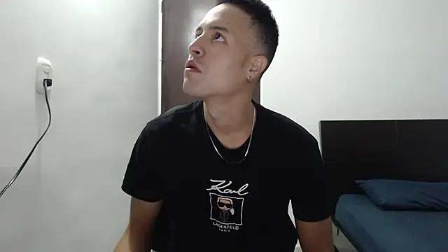 dimitriquiet05 online show from 12/31/24, 02:29