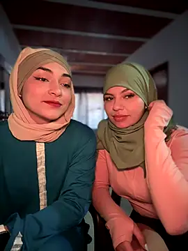 Snapshot of lalilamassu1 chatting on 09/15/25, 09:26 lalilamassu1 online show from 09/15/25, 09:26