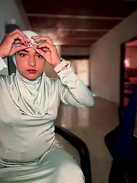 Snapshot of lalilamassu1 chatting on 09/24/25, 05:38 lalilamassu1 online show from 09/24/25, 05:38