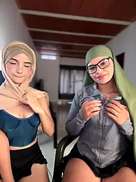 Snapshot of lalilamassu1 chatting on 10/29/25, 09:27 lalilamassu1 online show from 10/29/25, 09:27