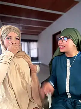 Snapshot of lalilamassu1 chatting on 10/31/25, 03:24 lalilamassu1 online show from 10/31/25, 03:24